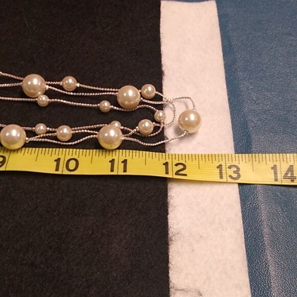 Elegant Faux Pearl Beaded Silver Tone Metal Necklace Cottagecore Grandmacore - Picture 4 of 5